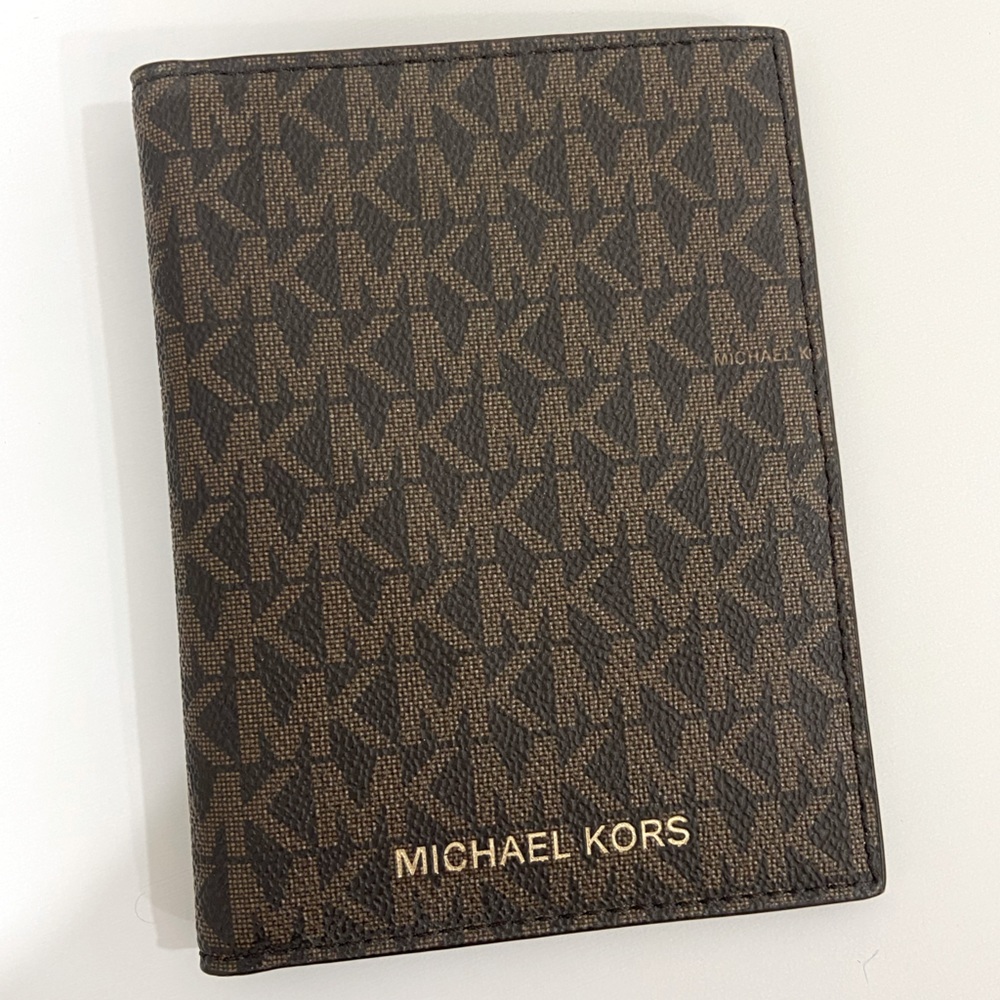 Never Been Used - Michael Kors Wallet